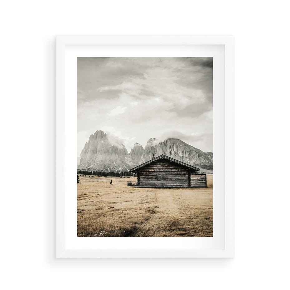Plakat w ramie 40x50 - Surowa Przestrzeń i Górski Ustronny Azyl - chatka w górach, góry - rama biała