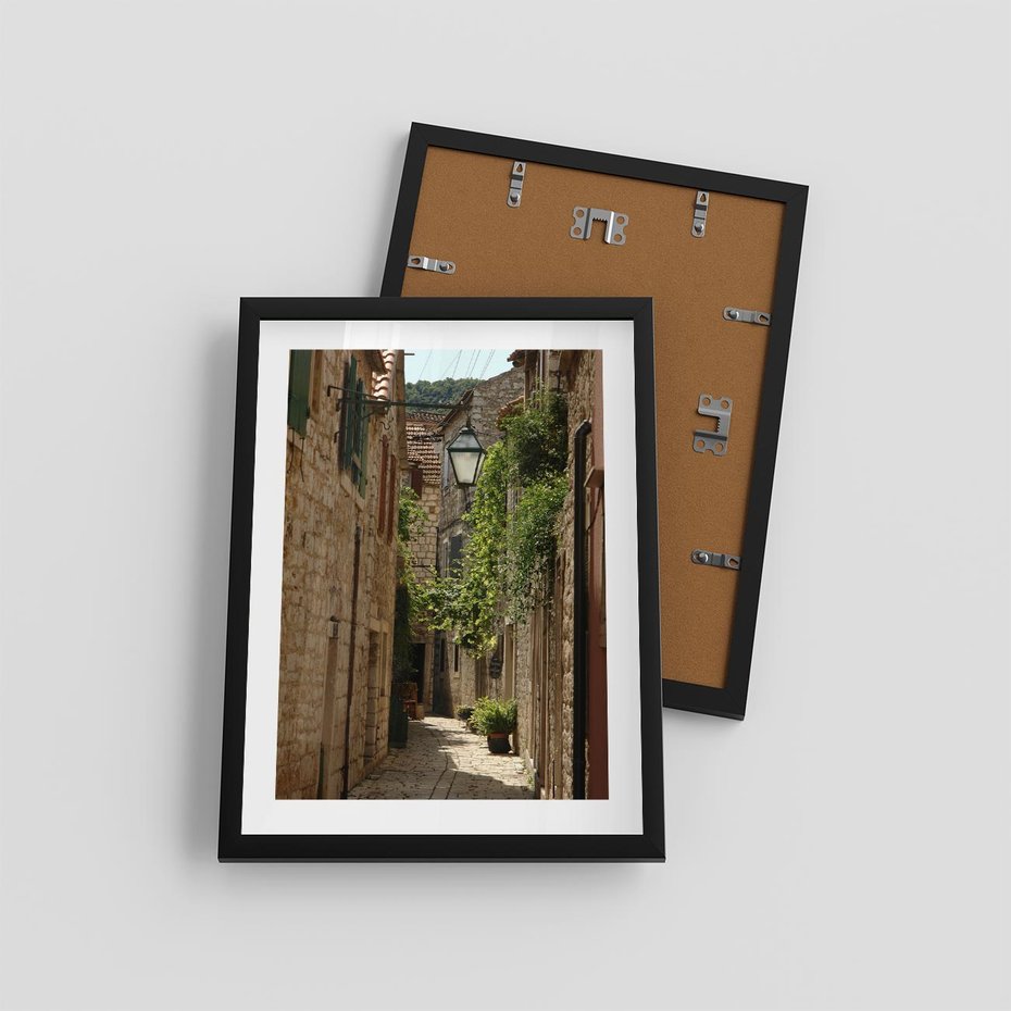 Plakat w ramie 30x40 - Urokliwa włoska uliczka - włoska, uliczka - rama czarna