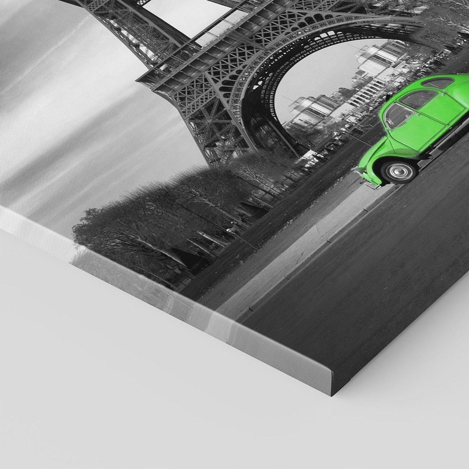 Obraz na płótnie 70x100 - Paryskie Romantyczne Spotkanie - Eiffla, samochód