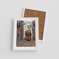 Plakat w ramie 30x40 - Lizbońskie tramwaje - podróż w czasie - Lizbona, tramwaj - rama biała
