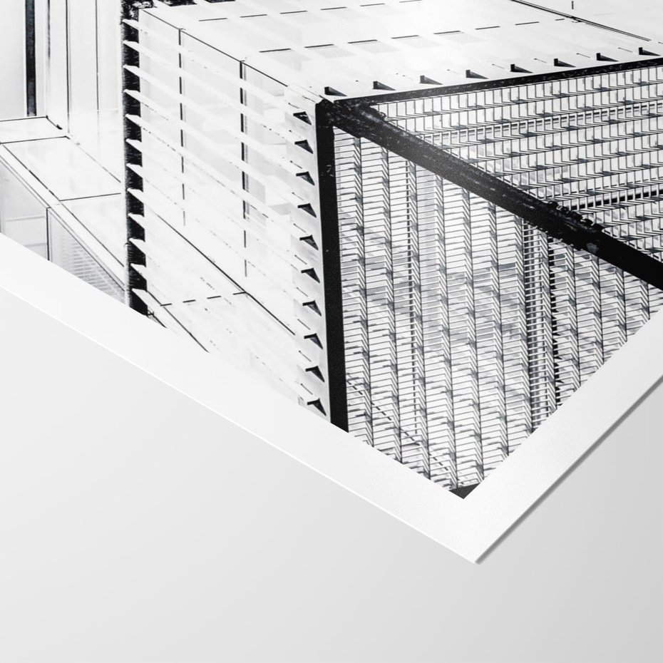 Plakat bez ramy 30x40 - Elegancja Współczesnej Architektury: Wieżowiec w Monochromii - nowoczesna architektura, czarno biała fotografia