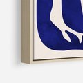 Obraz w ramie 80x120 - Bezgraniczne Echa Serca - abstrakcyjny obraz plakat, dziwne niebieskie kształty przypominają kwiat - rama drewno