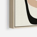 Obraz w ramie 50x50 - Intrygujące Zaskoczenia - beżowa abstrakcyjna kompozycja, czarny akcent - rama drewno