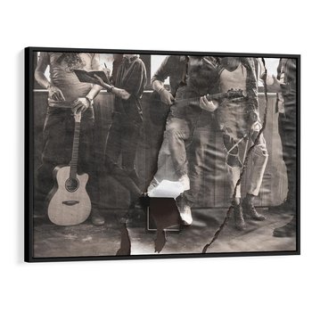 Obraz w ramie 70x50 - Dźwięki Minionej Ery - postarzona fotografia retro, podarta fotografia - rama czarna