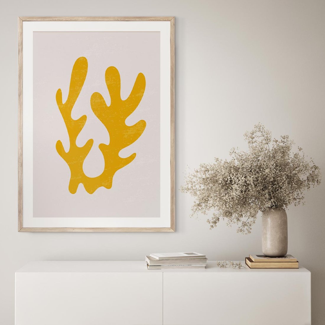 Plakat w ramie 40x50 - Abstrakcyjna Synergia - abstrakcyjna żółta forma, minimalizm - rama drewno