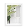 Plakat w ramie 50x70 - Tropikalne Okno - białe okiennice, zielona tropikalna roślina - rama biała