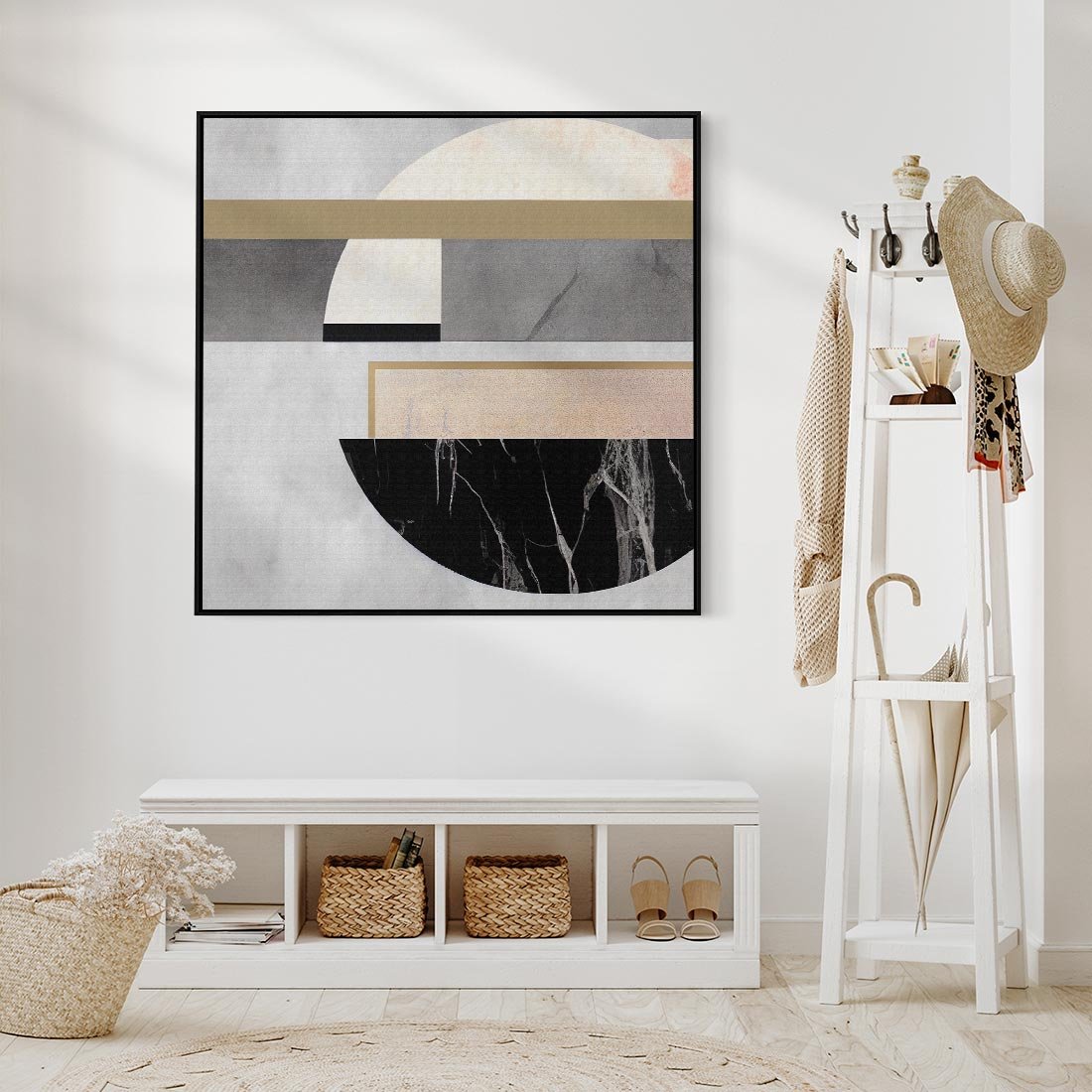 Obraz w ramie 50x50 - Biało-Czarne Formy - nowoczesna geometria, koło - rama czarna