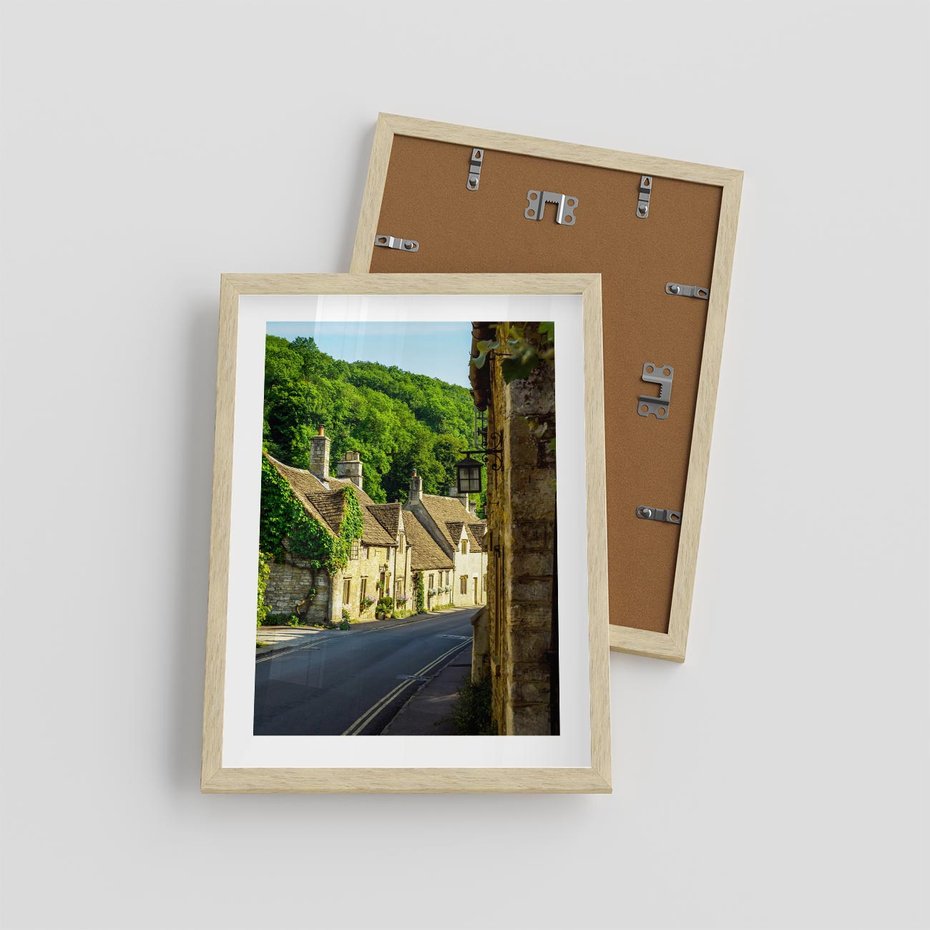 Plakat w ramie 30x40 - Odkryj tajemnice miasta - uliczka, perspektywa - rama drewno