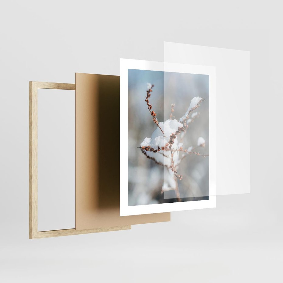 Plakat w ramie 40x50 - Zimowy Urok Natury - gałązki pod śniegiem, natura - rama drewno