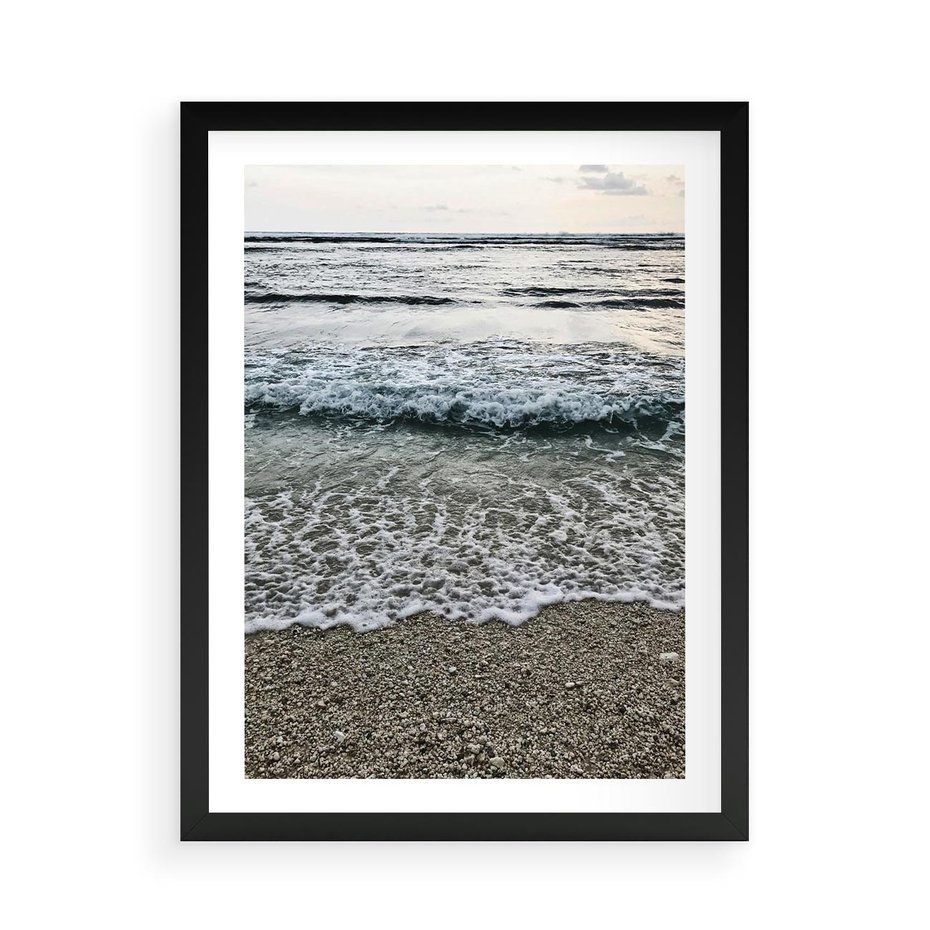 Plakat w ramie 50x70 - Spokojna Plaża - plaża, żwirek - rama czarna