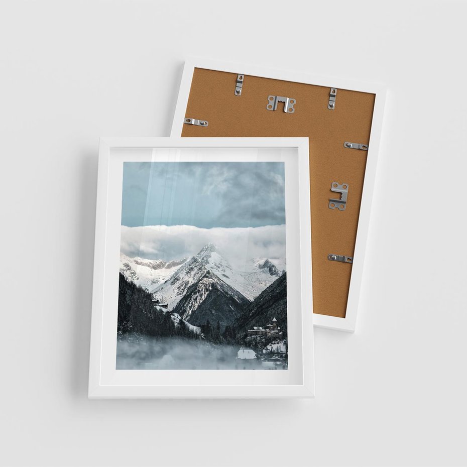 Plakat w ramie 40x50 - Magia Zimy w Górach - góry, śnieg - rama biała