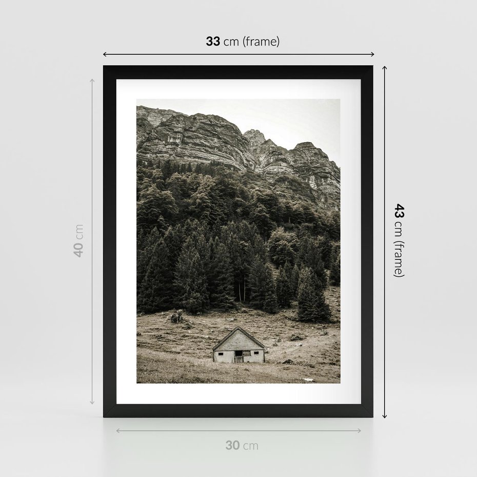 Plakat w ramie 30x40 - Dom w Odcieniach Natury - domek w górach, góry - rama czarna