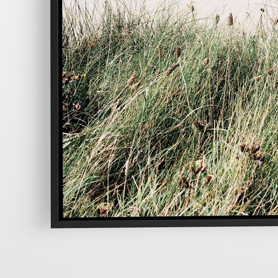 Obraz w ramie 50x50 - Harmonia Natury - widok z wydm, wydmy porośnięte trawami - rama czarna