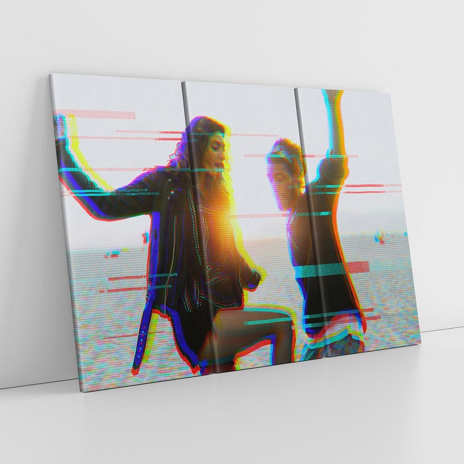 Obraz na płótnie 120x80 - Taniec tęsknot - zdjęcie w stylu retro, dodane kolorowe akcenty