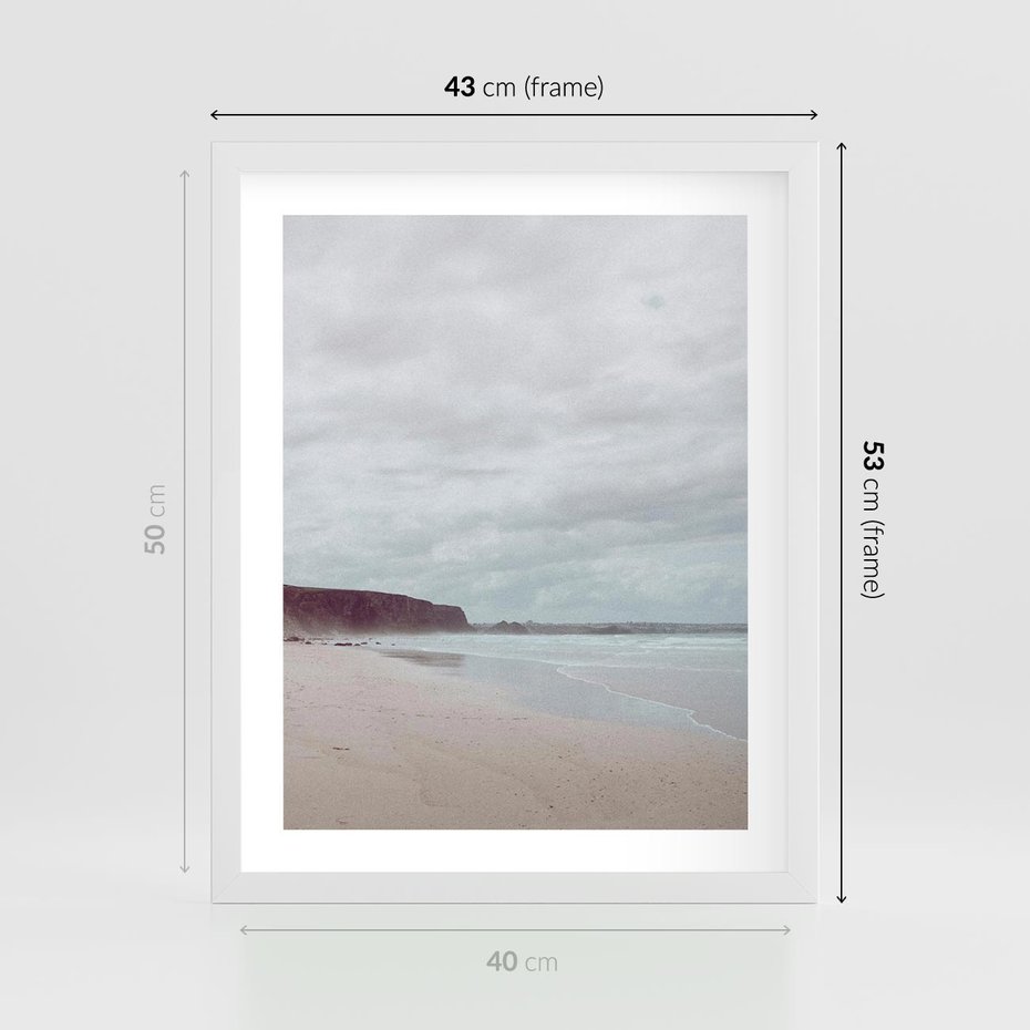 Plakat w ramie 40x50 - Mglista Plaża - plaża, mglisty krajobraz - rama biała