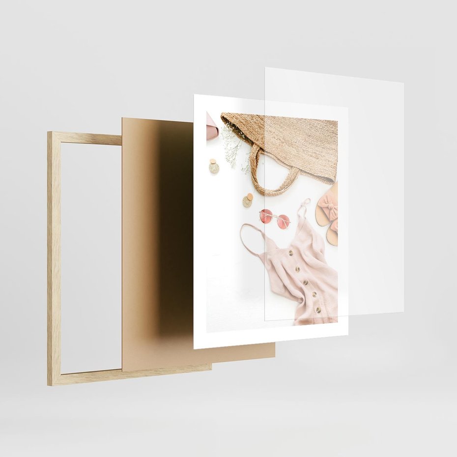 Plakat w ramie 40x50 - Moda na Plażę - kompozycja fashion, sukienka - rama drewno