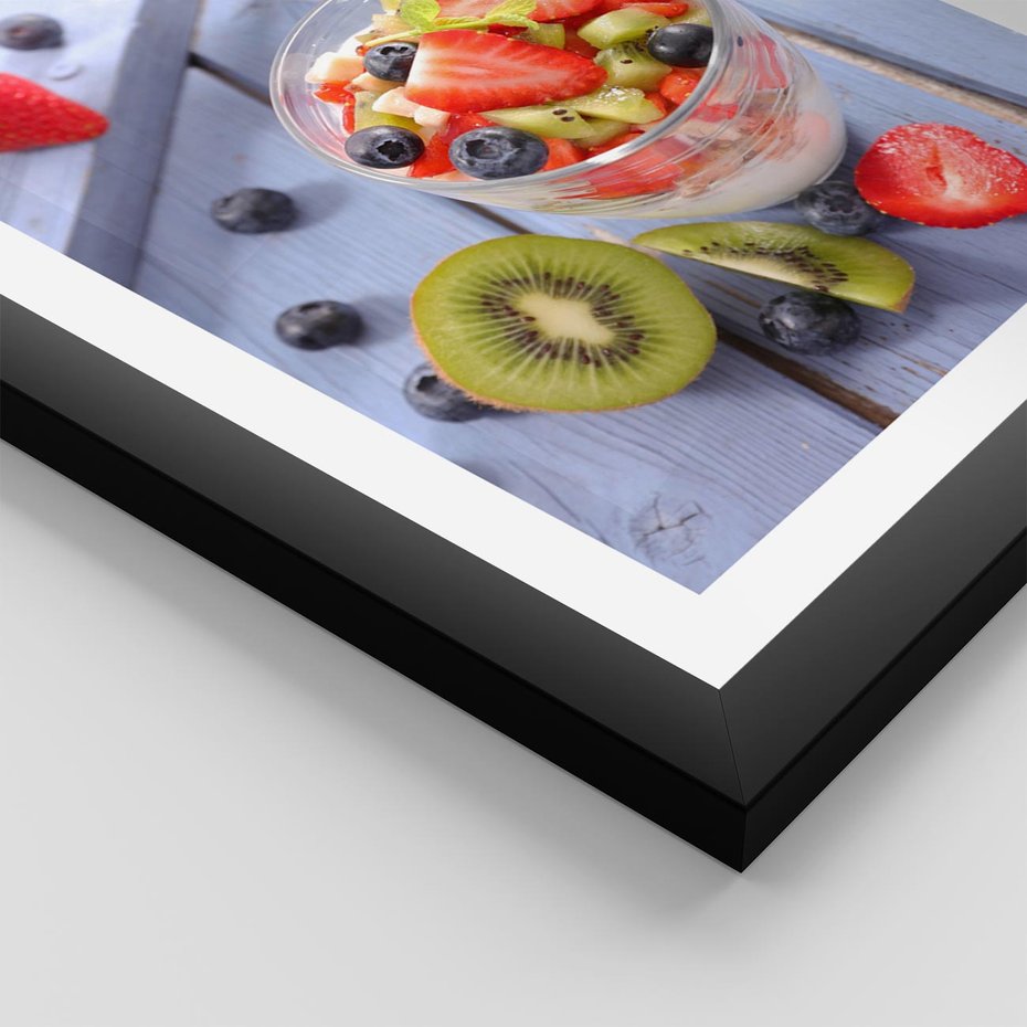 Plakat w ramie 30x40 - Świeżość i Zdrowie - sałatka, owoce - rama czarna