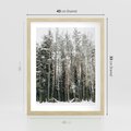 Plakat w ramie 40x50 - Sypiący Śnieg - las w zimie, drzewa pod śniegiem - rama drewno