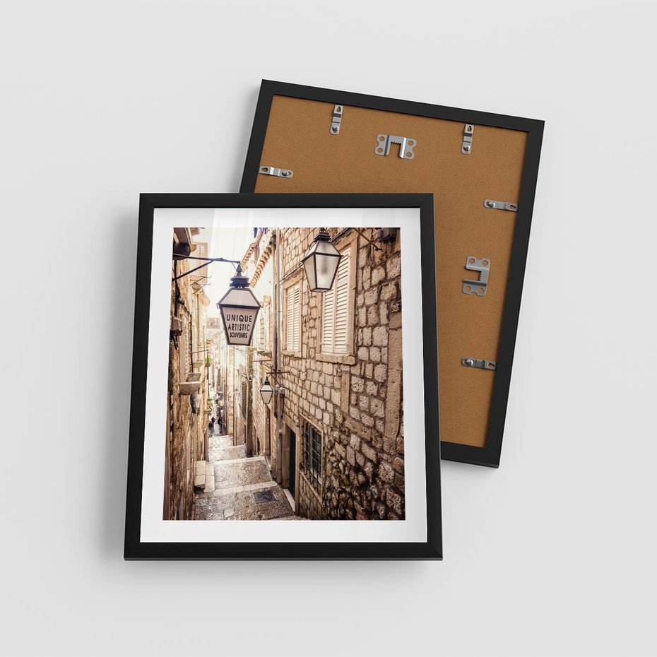 Plakat w ramie 40x50 - mistyczna podróż - uliczka, perspektywa - rama czarna
