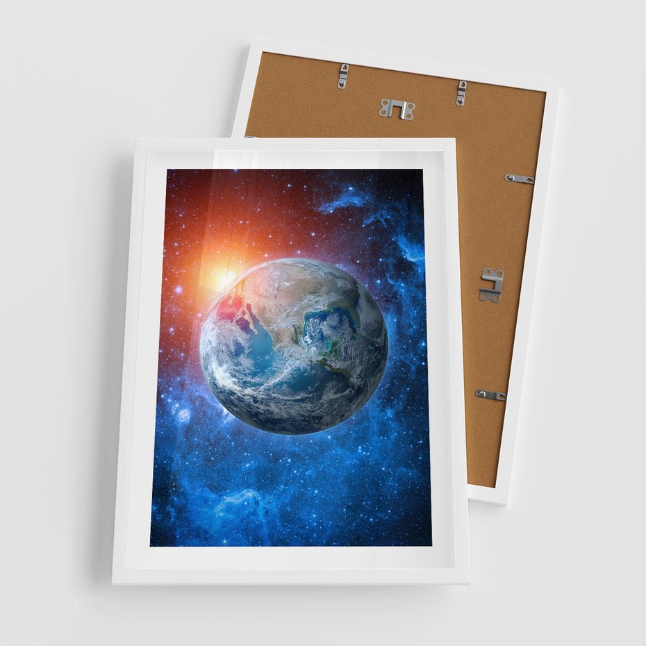 Plakat w ramie 50x70 - Planeta w nieskończoności - ziemia, kosmos - rama biała