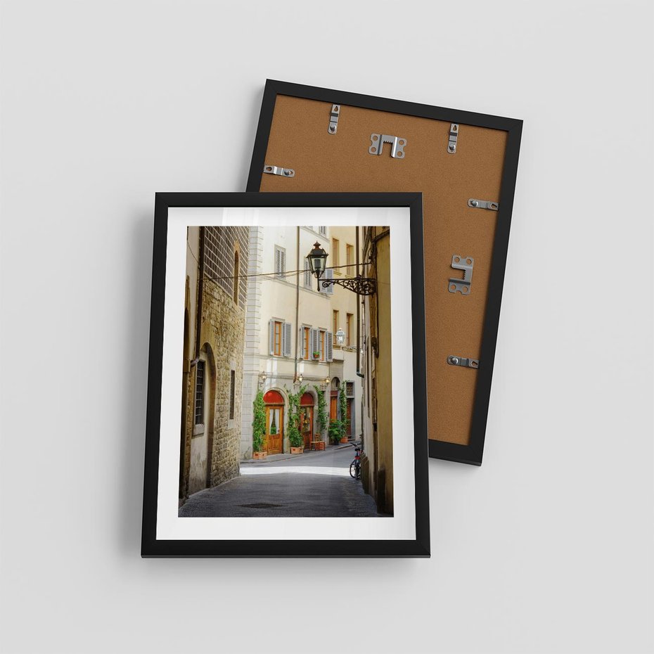 Plakat w ramie 30x40 - Uliczka: perspektywa miejskiego krajobrazu - uliczka, perspektywa - rama czarna