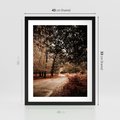 Plakat w ramie 40x50 - Magia Jesieni: Pejzaż Parku w Odcieniach Żółci - jesień, park - rama czarna