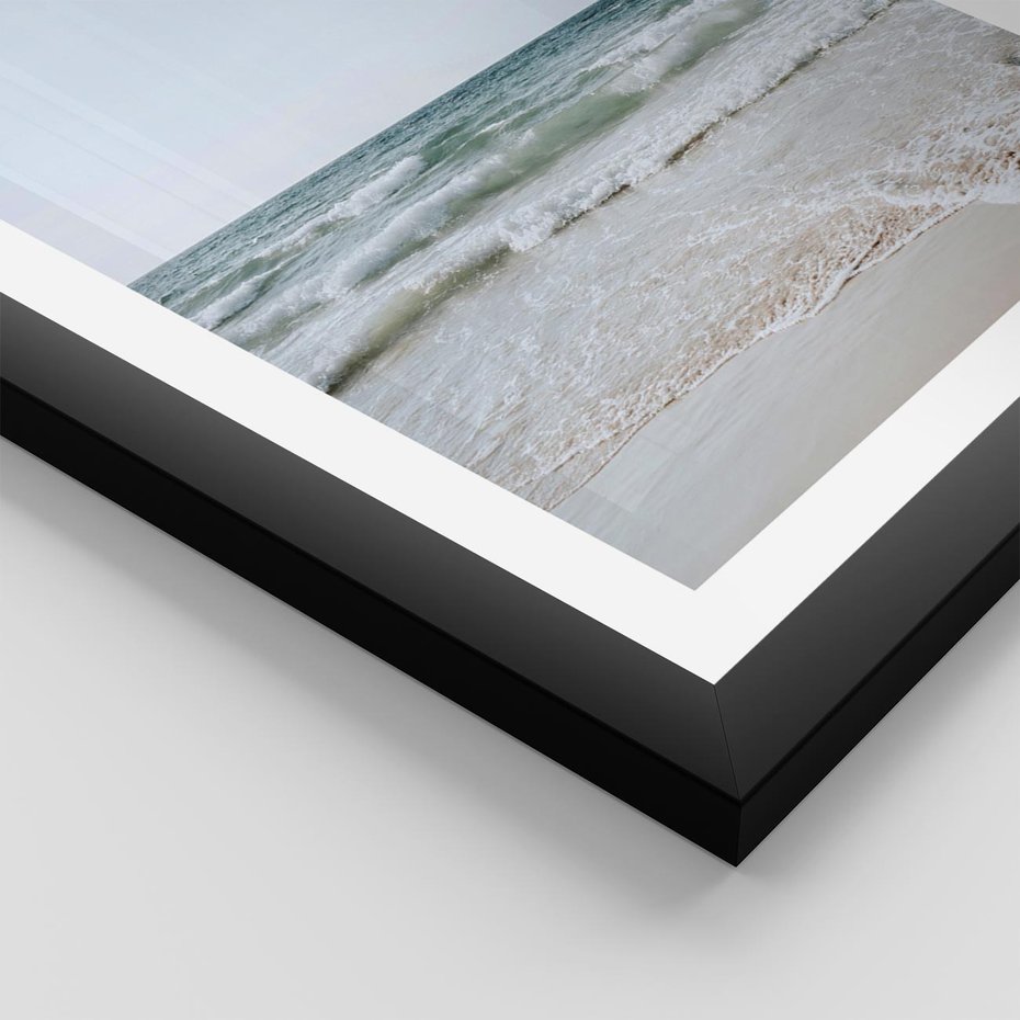 Plakat w ramie 50x70 - Spokój nad Brzegiem - plaża, morze - rama czarna