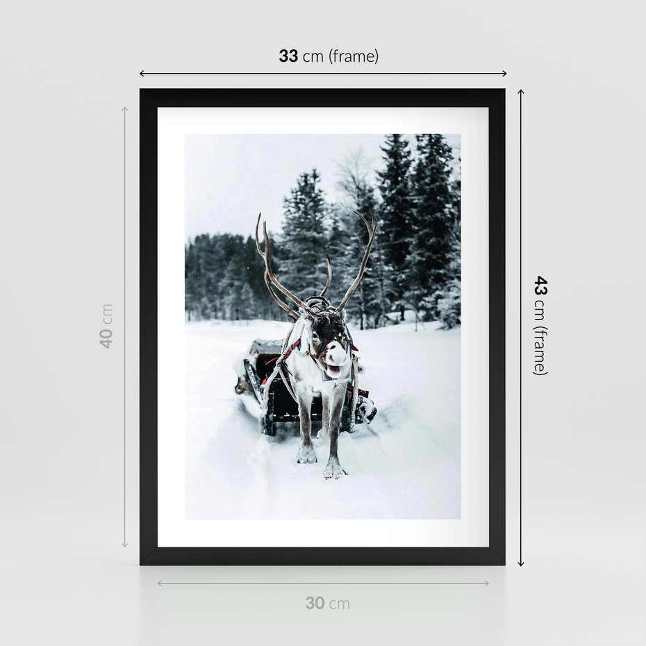 Plakat w ramie 30x40 - Świąteczna Przygoda - renifer, śnieg - rama czarna