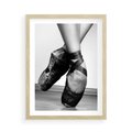 Plakat w ramie 50x70 - Taniec Zmysłów - artystyczne zdjęcie, odcienie szarości - rama drewno