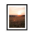 Plakat w ramie 40x50 - Łąka we Wschodzącym Słońcu: Magia Poranka - łąka, krajobraz - rama czarna
