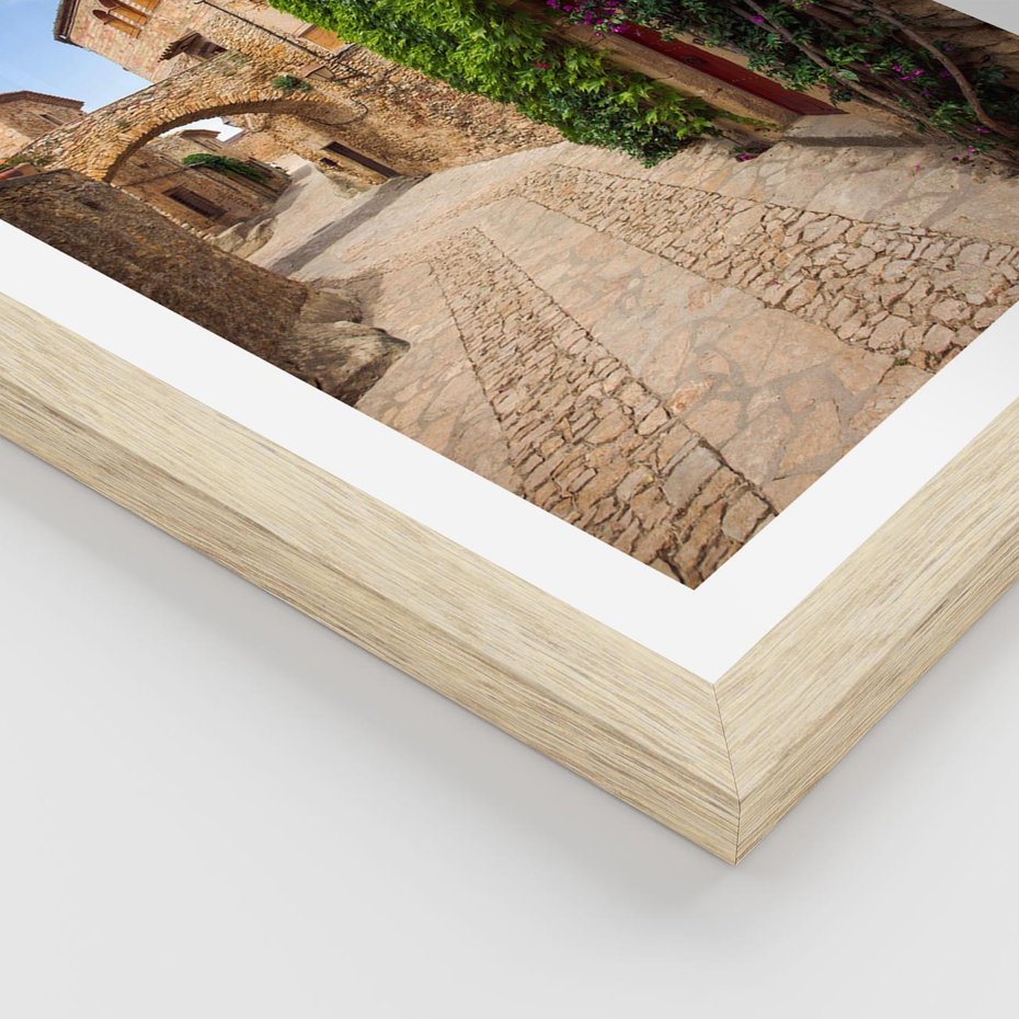 Plakat w ramie 50x70 - Uliczka pełna perspektywy i tajemnicy - uliczka, perspektywa - rama drewno