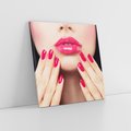 Obraz na płótnie 70x70 - Wyrażenie Piękna - paznokcie, usta