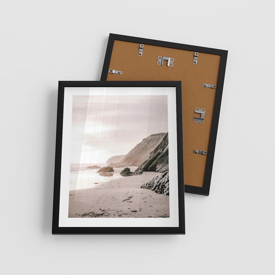 Plakat w ramie 40x50 - Przybrzeżna Piękność - klify, skały nad morzem - rama czarna