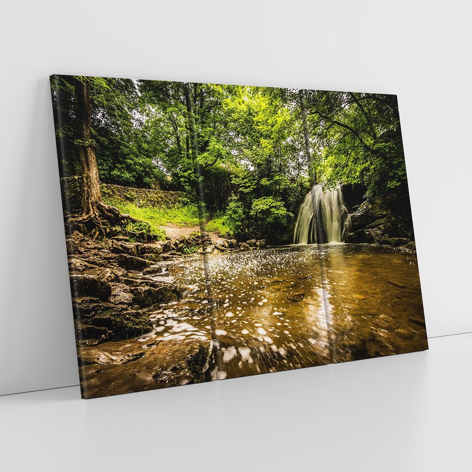 Obraz na płótnie 120x80 - Magia wodospadu w lesie - wodospad, las