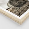 Plakat w ramie 30x40 - Siano w Sepii: Wiejska Tradycja - snopek siana, bela siana - rama drewno