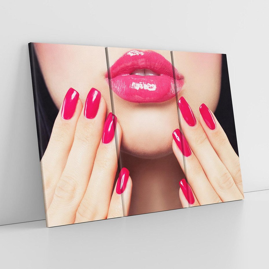 Obraz na płótnie 120x80 - Wyrażenie Piękna - paznokcie, usta