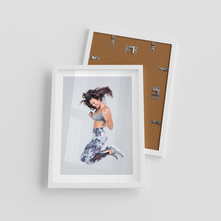 Plakat w ramie 30x40 - Sportowy Ducha: Energia i Siła - fitness, sport - rama biała