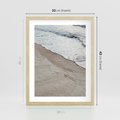 Plakat w ramie 30x40 - Brzeg Morza: Malownicza Plaża i Fale - morze, plaża - rama drewno