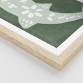 Plakat w ramie 50x70 - Migotliwe Wibracje Zieleni - zielony plakat, abstrakcja przypominająca rybę - rama drewno