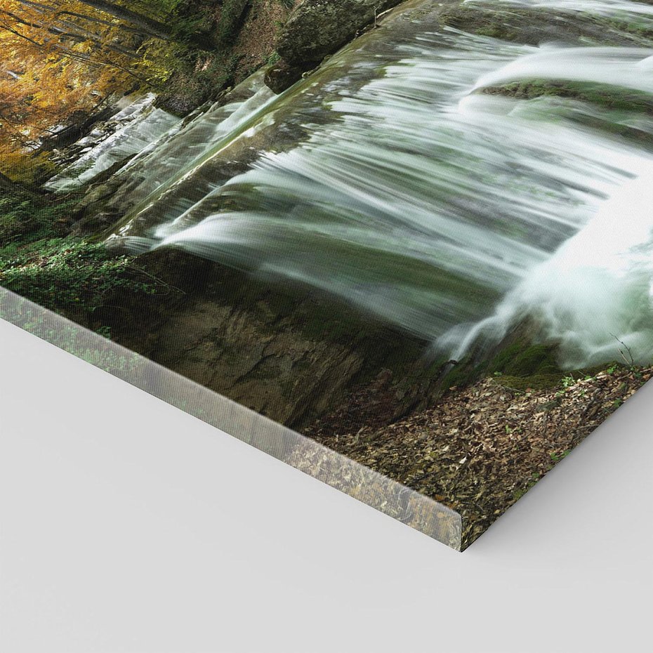 Obraz na płótnie 70x100 - Jesienny wodospad w lesie - wodospad, las