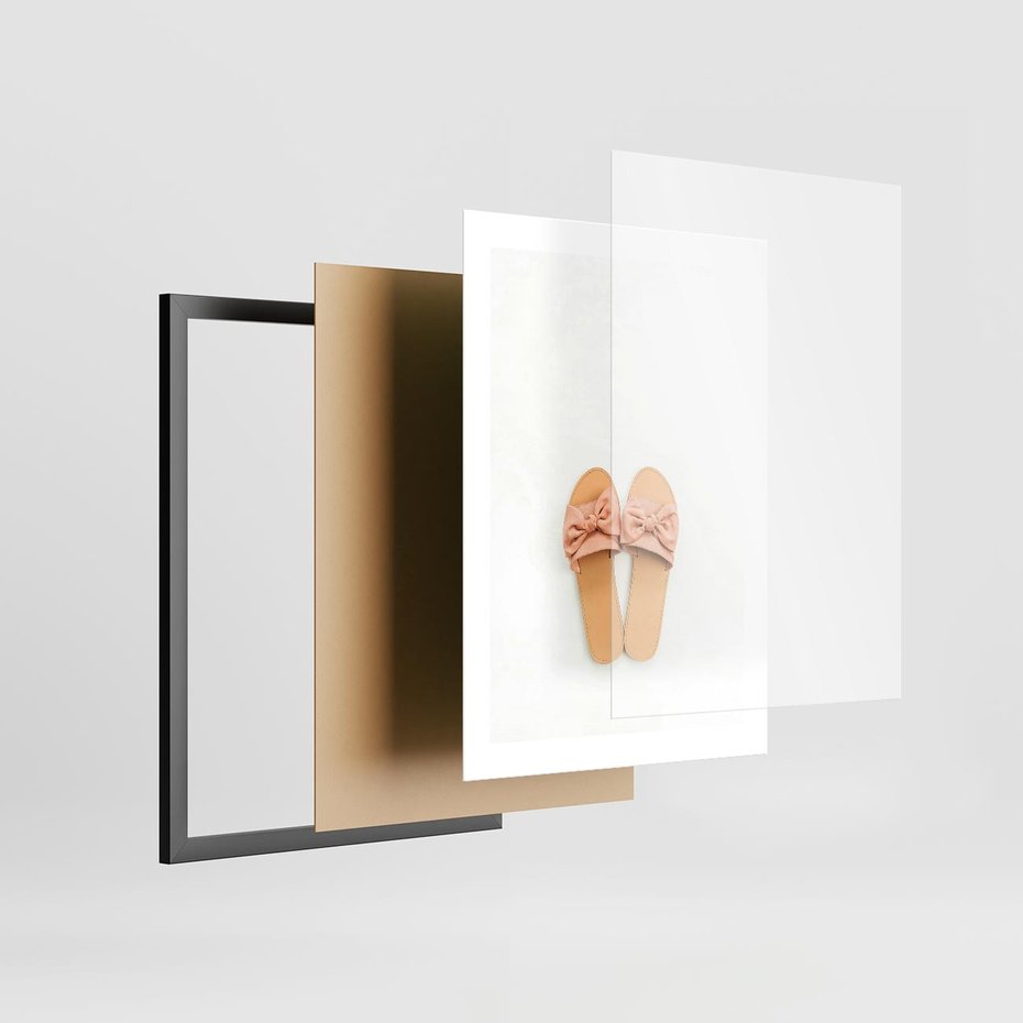 Plakat w ramie 30x40 - Minimalistyczna Moda: Klapki na Białym Tle - klapki, minimalizm - rama czarna