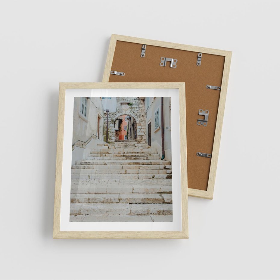 Plakat w ramie 40x50 - Schody we Włoskim Miasteczku - schody, śródziemnomorskie miasteczko - rama drewno