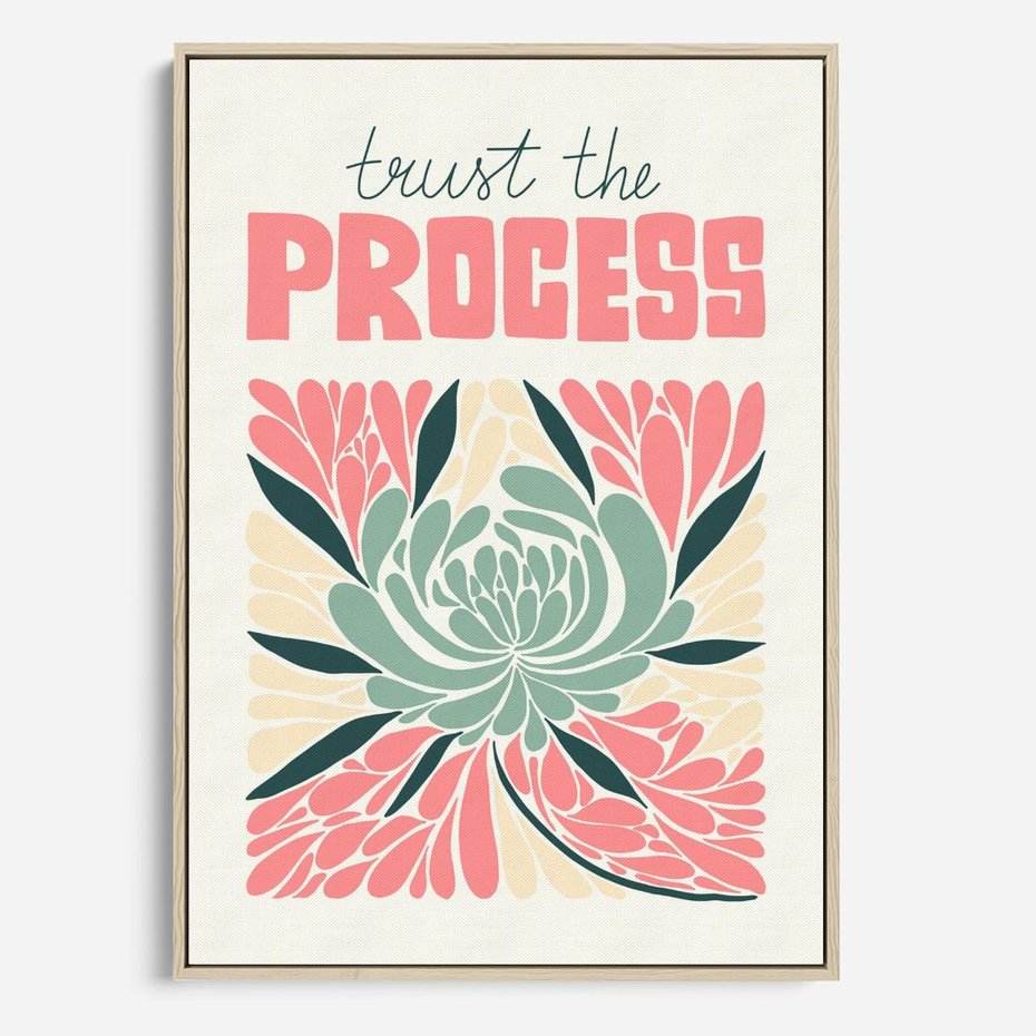 Obraz w ramie 80x120 - Rozbijające Barwy - abstrakcyjny pastelowy kwiat, wyrazista typografia - rama drewno