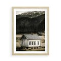 Plakat w ramie 50x70 - Ciepło i Urok Górskiego Domku - domek w górach, sepia - rama drewno