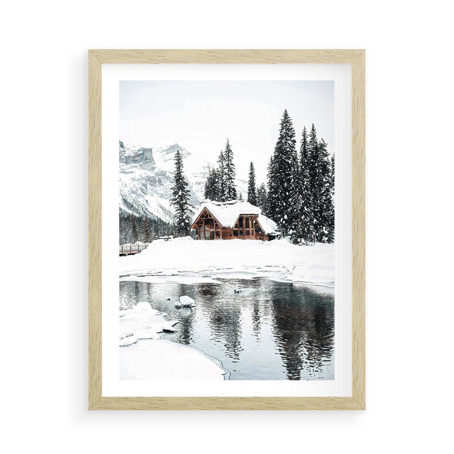 Plakat w ramie 50x70 - Urok Zimowego Krajobrazu - domek w górach, zima - rama drewno