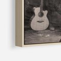 Obraz w ramie 100x70 - Dźwięki Minionej Ery - postarzona fotografia retro, podarta fotografia - rama drewno