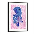 Obraz w ramie 50x70 - Rozkwitające marzenia - abstrakcyjna kompozycja, niebieska ośmiornica wśród różowej roślinnośći - rama czarna