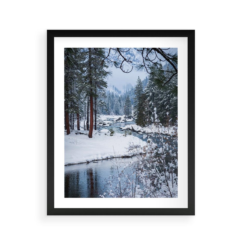 Plakat w ramie 40x50 - Śnieżne cuda - zima, las - rama czarna