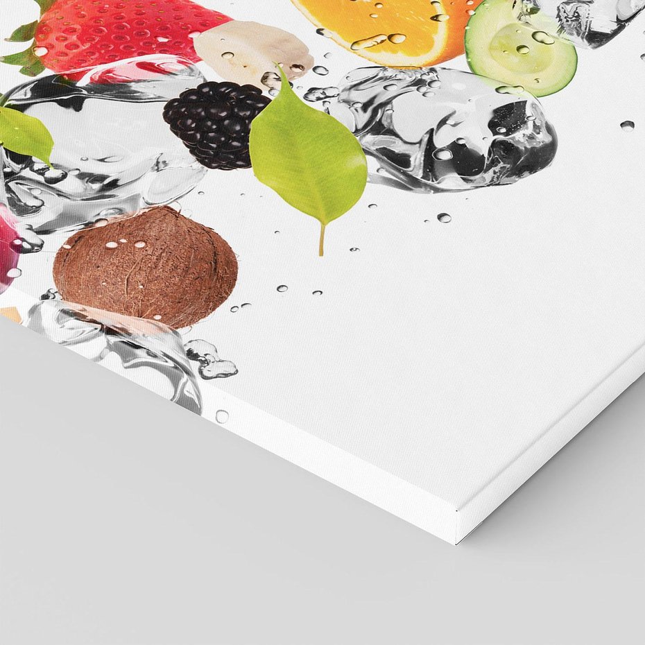 Obraz na płótnie 70x50 - Świeżość letnich owoców - woda, owoce