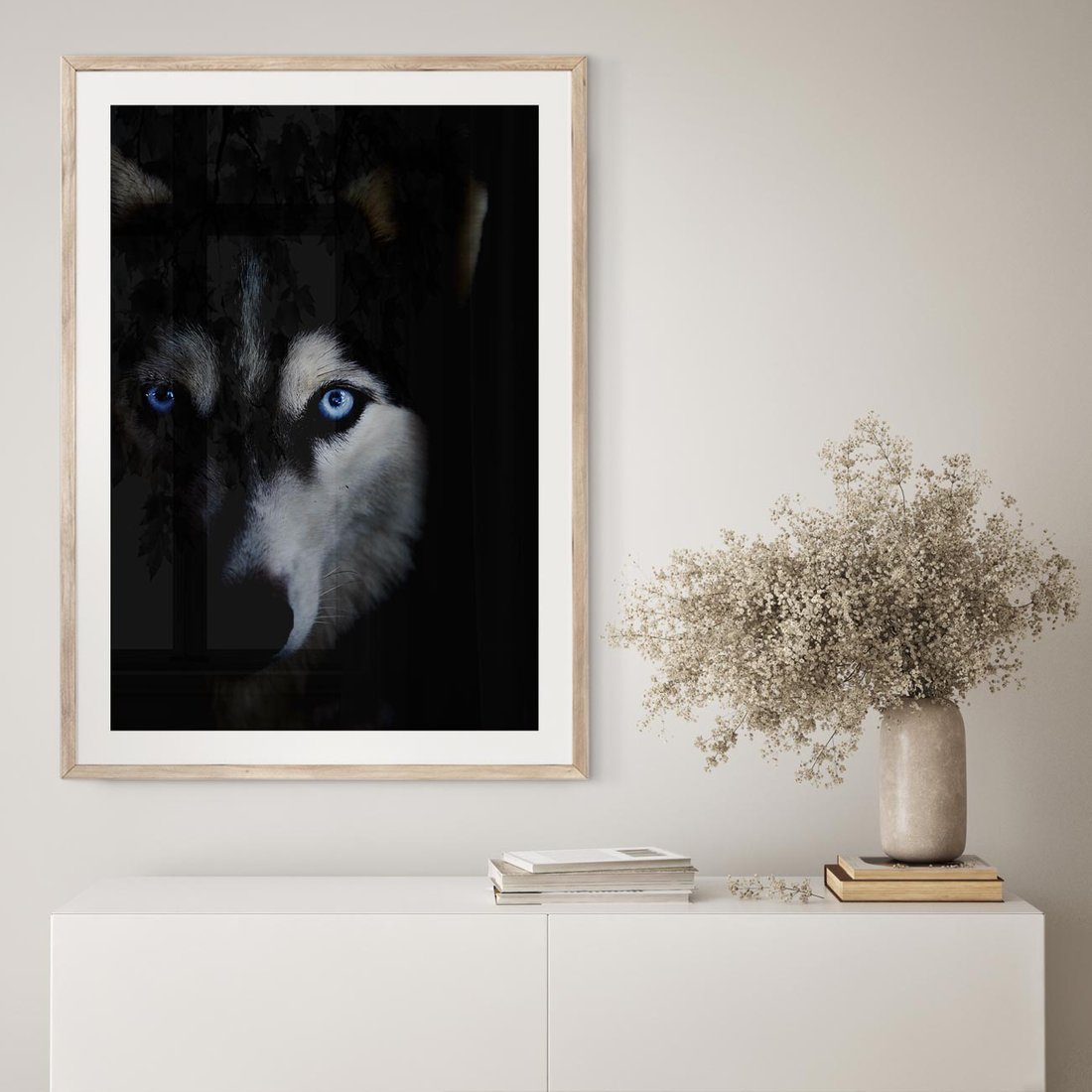 Plakat w ramie 30x40 - Wilk i husky: siła przyjaźni - wilk, husky - rama drewno